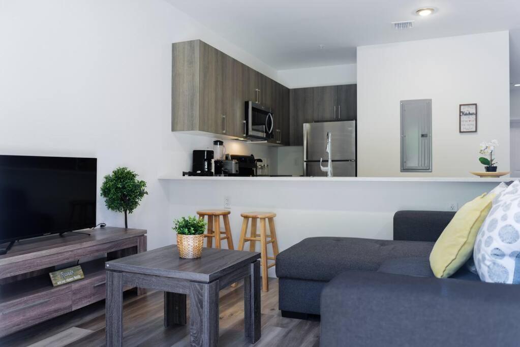 Awesome Townhouse 15 Minutes From The Beach Маямі Екстер'єр фото