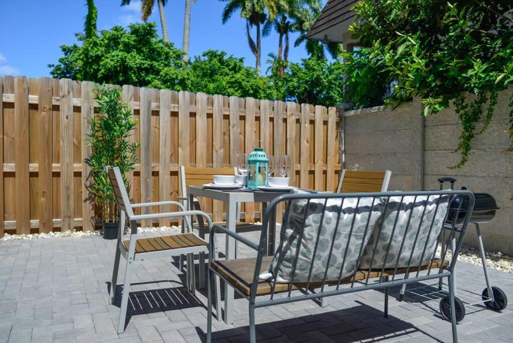 Awesome Townhouse 15 Minutes From The Beach Маямі Екстер'єр фото